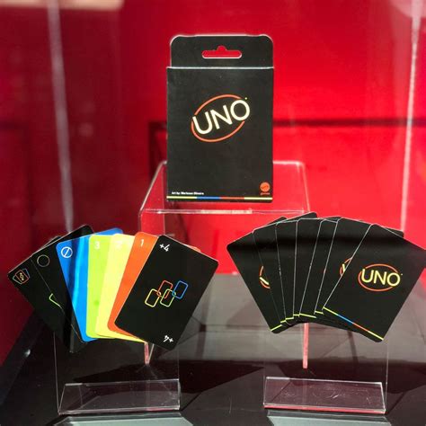Two Spectrum Of UNO: UNO Minimalista And UNO: .